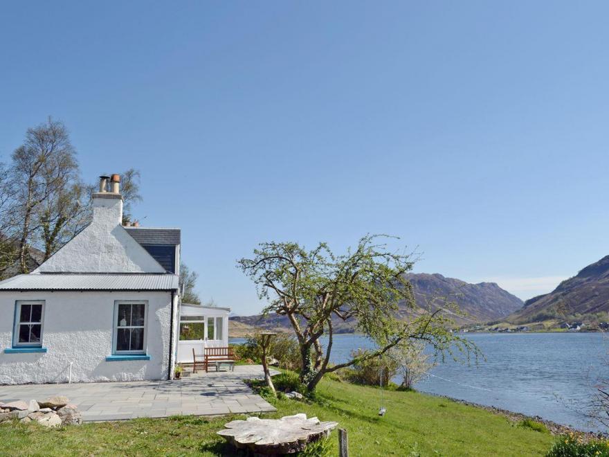 Loch Shore Cottage