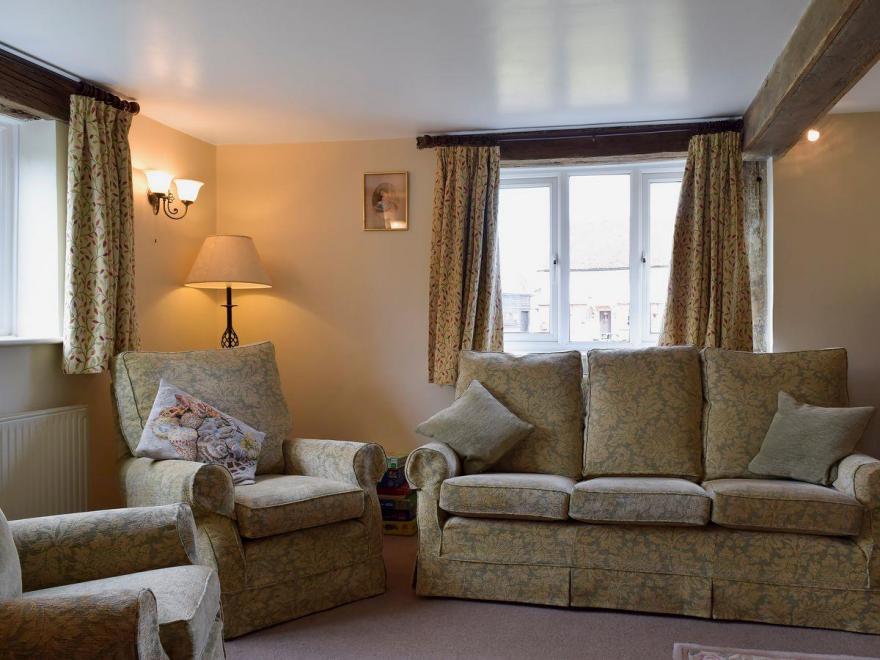 Cardinal Cottage - E4780