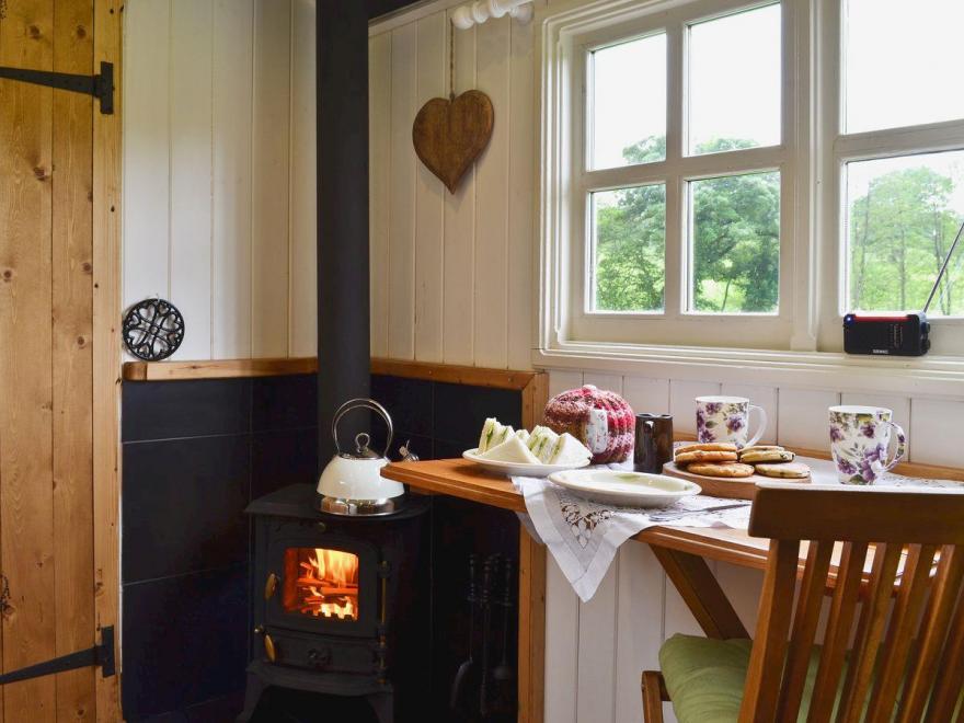 Ty Bach Shepherds Hut