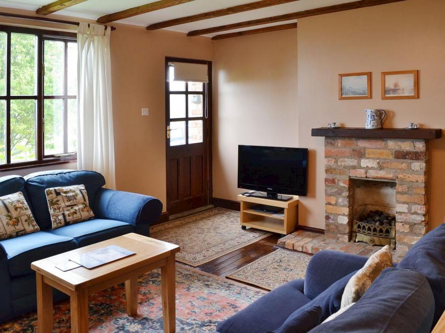 Jasmine Cottage - E1493