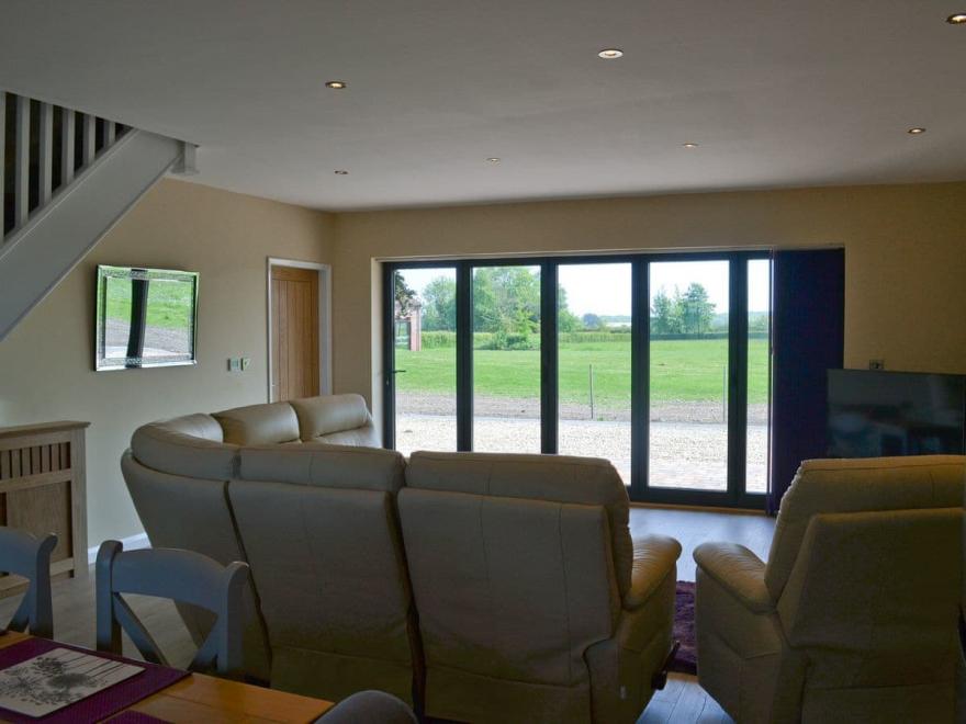 Lucy's Lodge - UKC2202