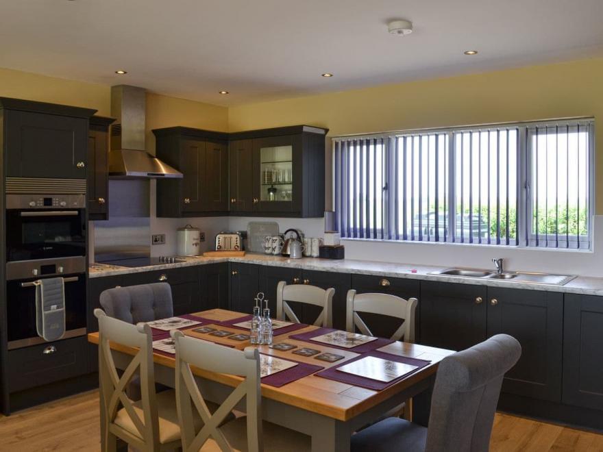 Lucy's Lodge - UKC2202