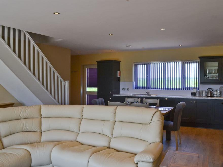 Aimmee's Lodge - UKC2203