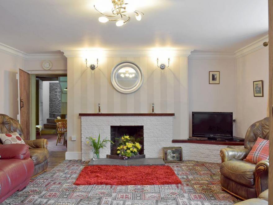 Llecheigon Farmhouse - HW7128