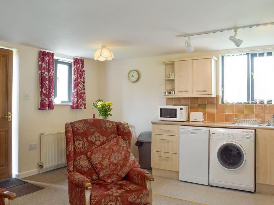 Sally's Nest - E3042