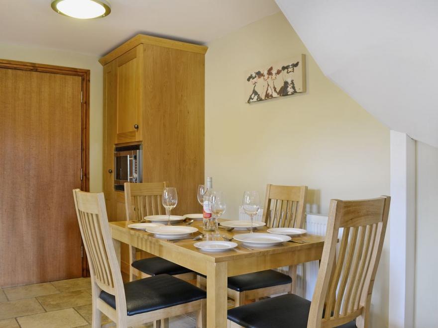 Rose Cottage - E4791