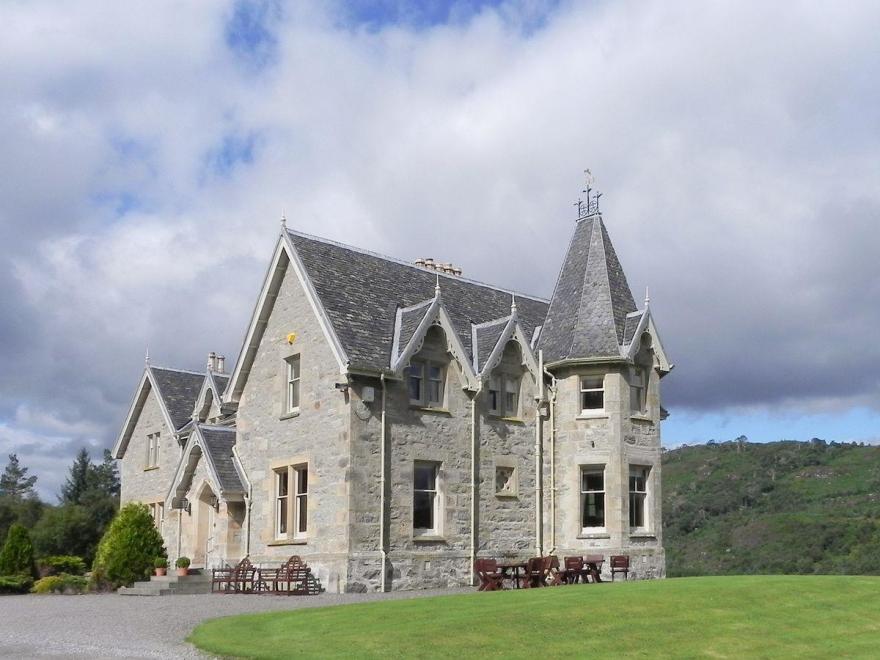 Inveroykel Lodge