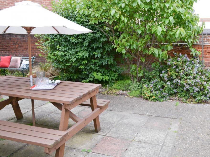 Chatsworth House Flat 1