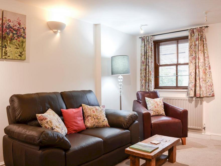 Bombu Cottage - UKC2423