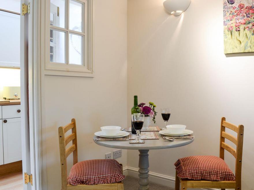 Bombu Cottage - UKC2423