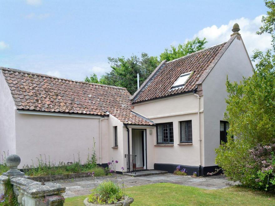 Old Chapel Cottage - E2225