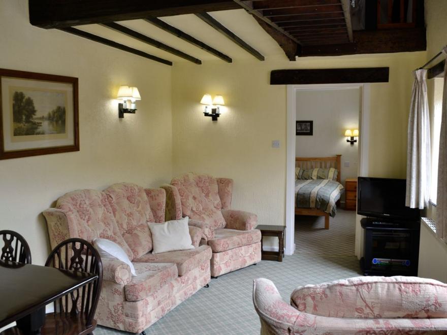 Stables Cottage-E2227