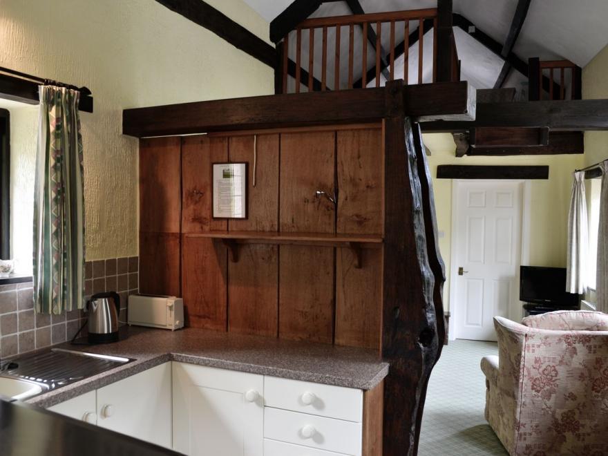 Stables Cottage-E2227