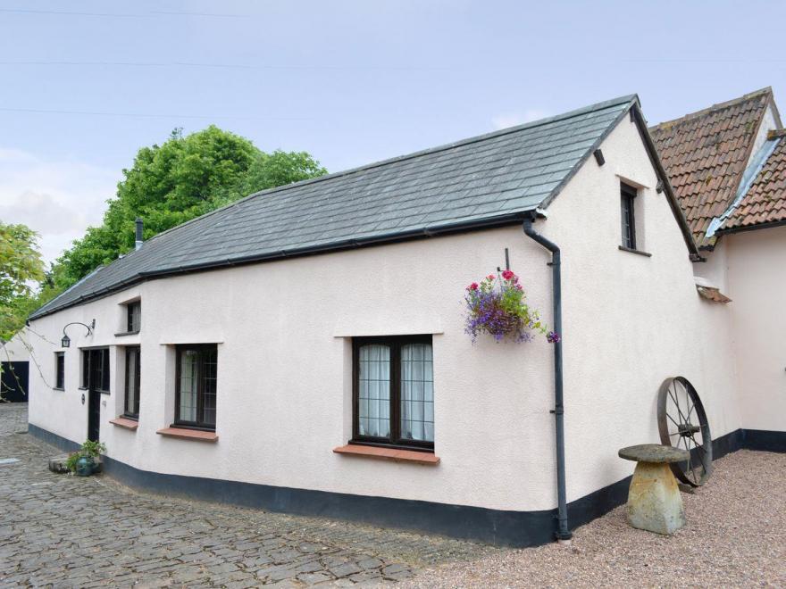 Stables Cottage-E2227