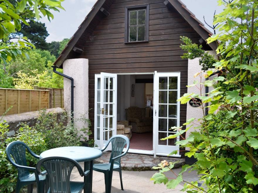 The Old Coach House - E2226