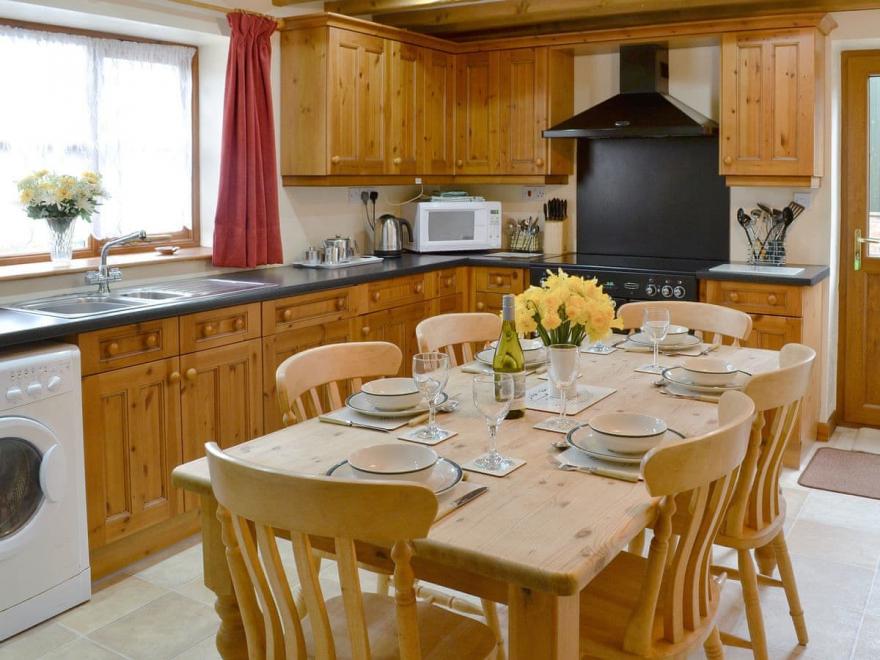 The Round House-UKC889