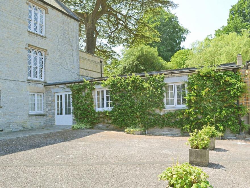 The Coach House  - 28884