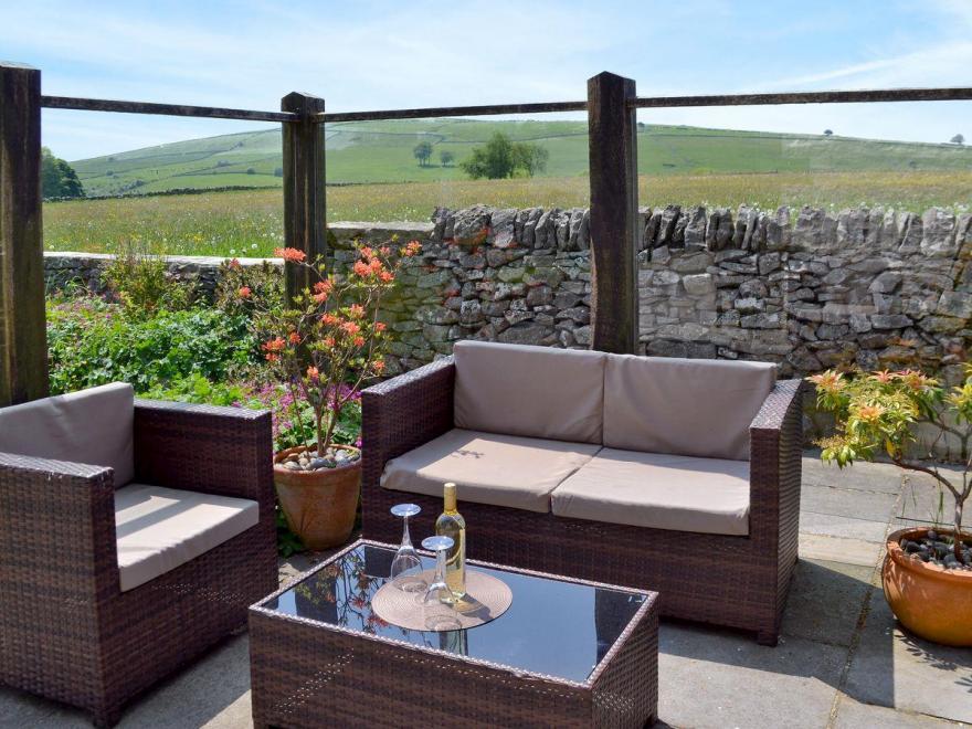 The Farmhouse - UK4019