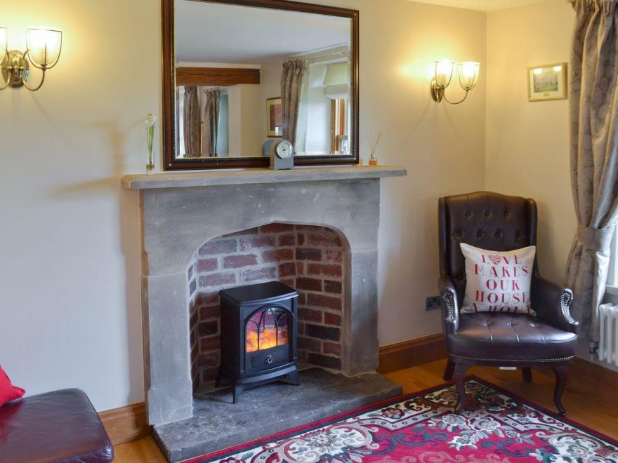 The Farmhouse - UK4019