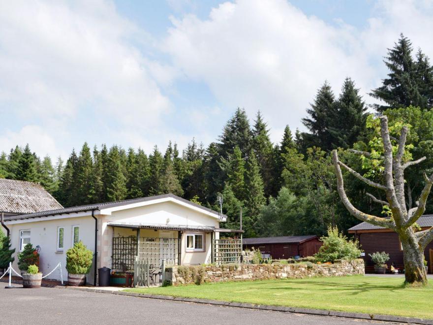 Fir Tree Cottage - UKC646