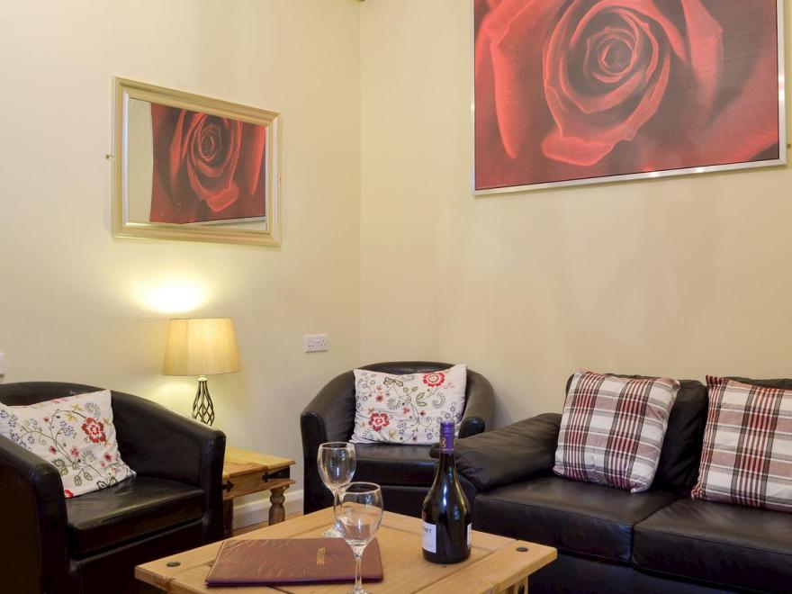 Holmefield Coach House - UK4039