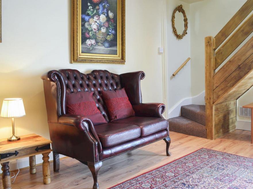 Holmefield Cottage - UK4106