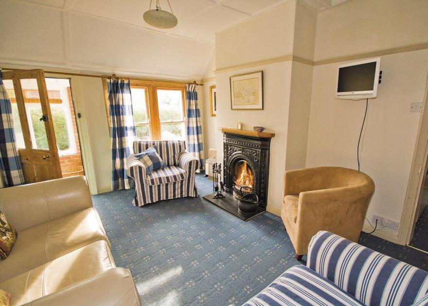 Garth Cottage - E4363