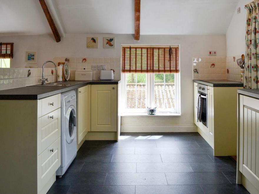 Old Ford House Studio Apartment