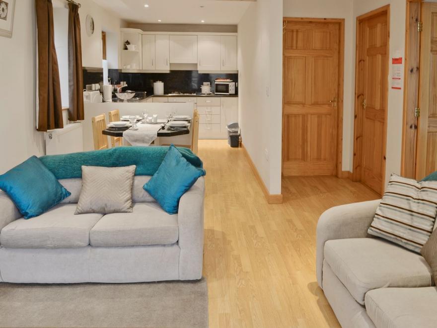 Willow Cottage - E4778