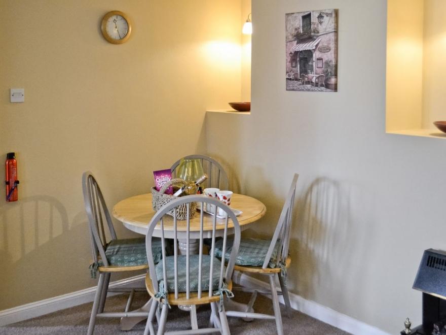 Poppy Cottage - E2039