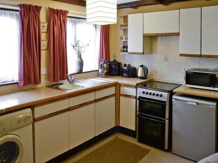 Poppy Cottage - E2039