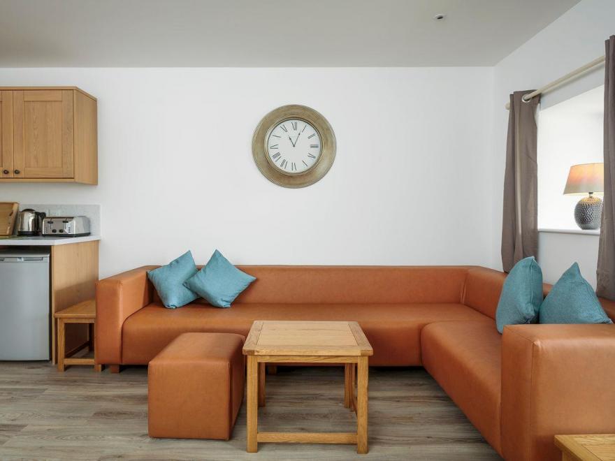 Crested Grebe - UKC2109