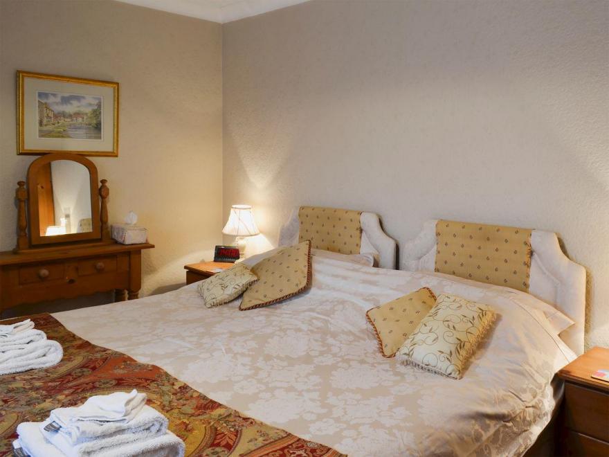 Swallowtail Cottage - UK2296