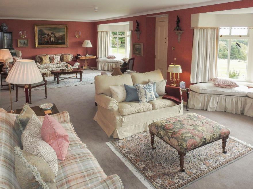 Hill House and Chalet - UKC2182