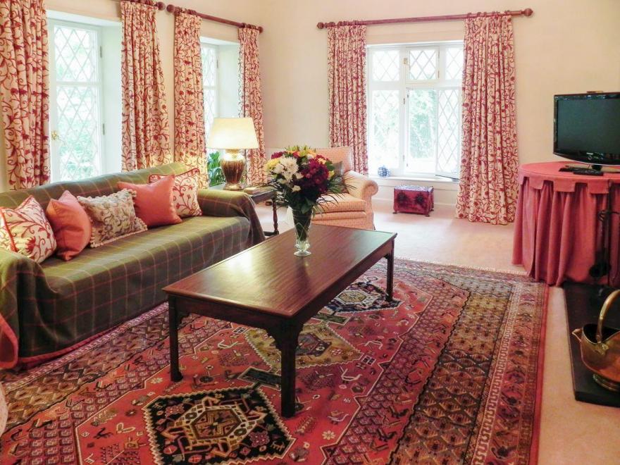 Swiss Cottage and Chalet - UKC2184