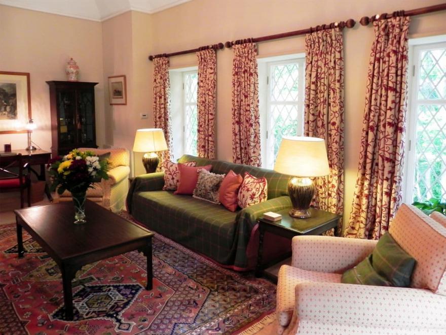 Swiss Cottage and Chalet - UKC2184