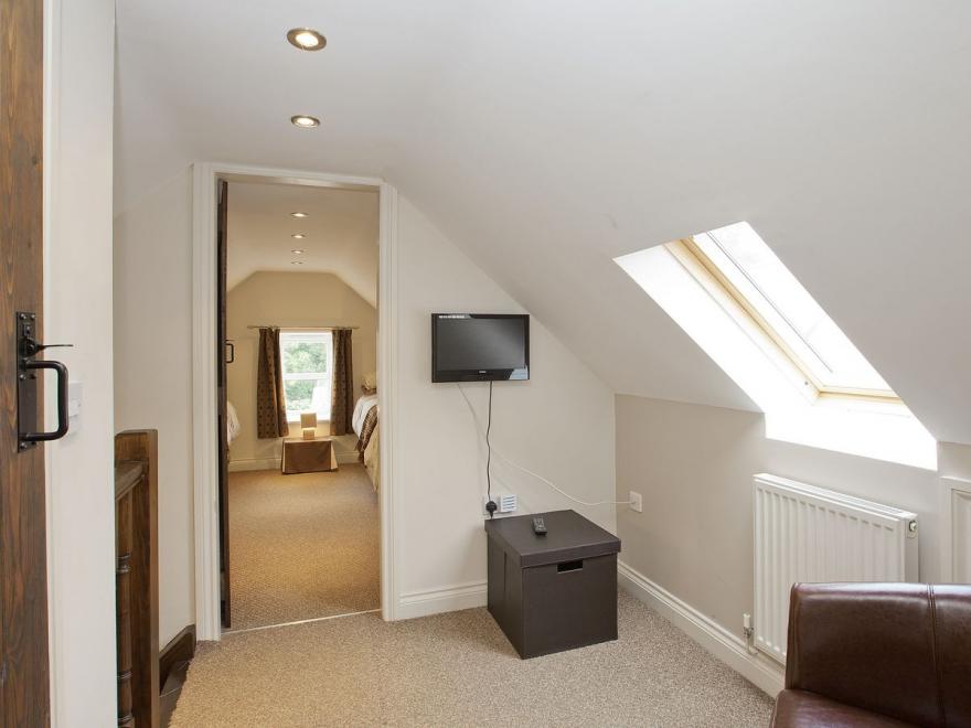 Stable Cottage - HW7452