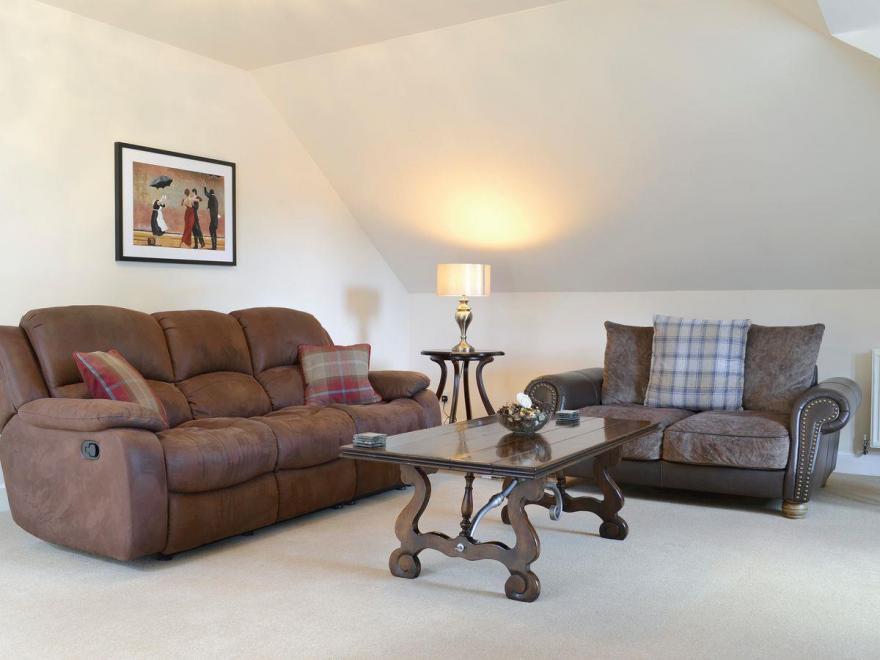 Viewmount House - Caledonian