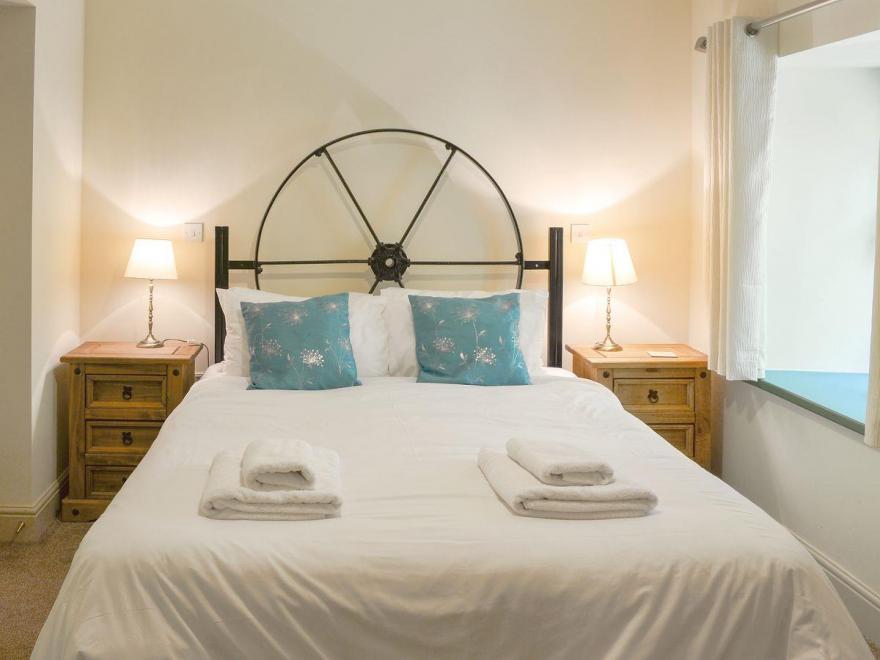 The Gearings - UK3163