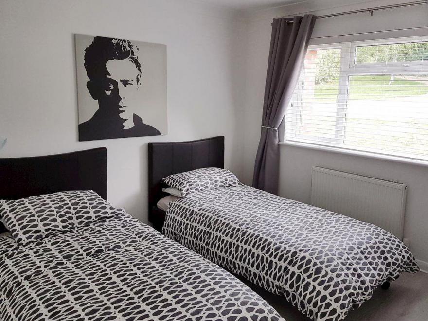 280 Gurnard Pines - UKC2263