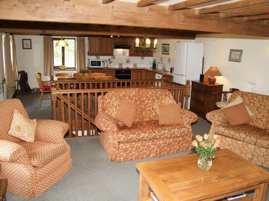 Saddleback Barn-UK1160