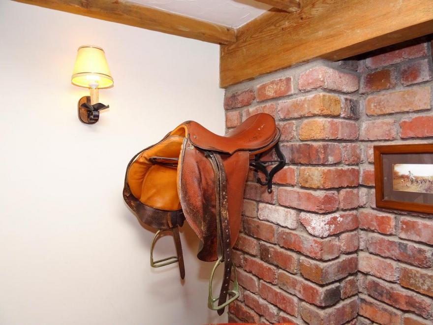 Saddleback Barn-UK1160