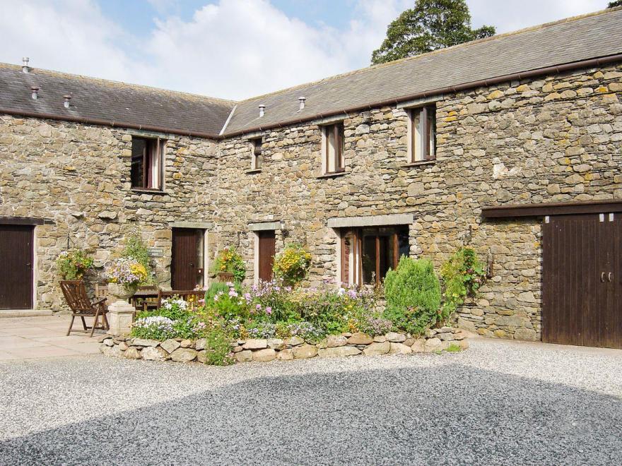 Saddleback Barn-UK1160