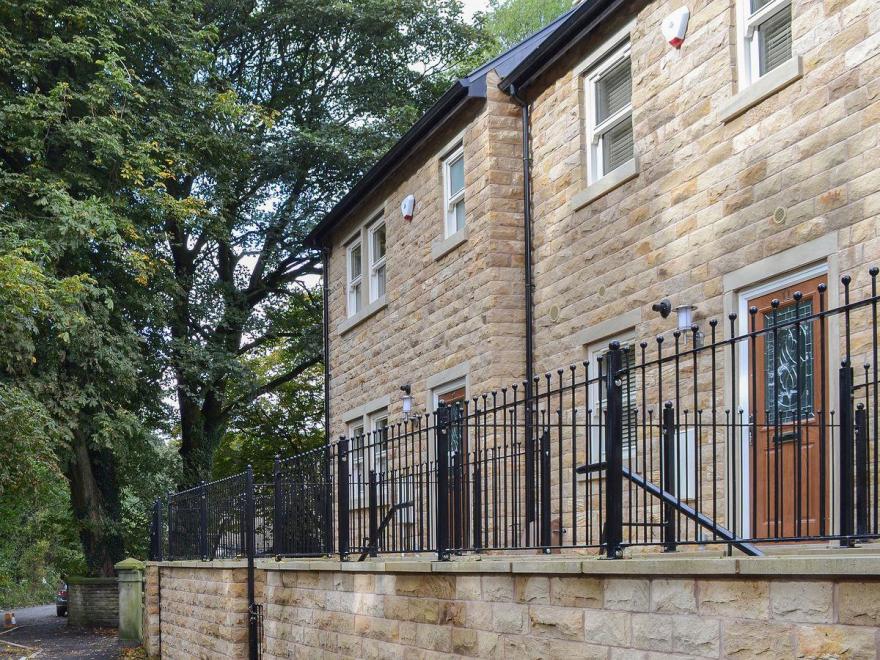 Doctors Gate - UK4119