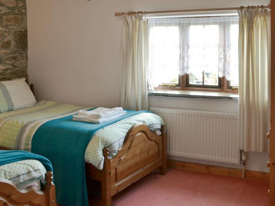 Mum's Cottage - UKC2404