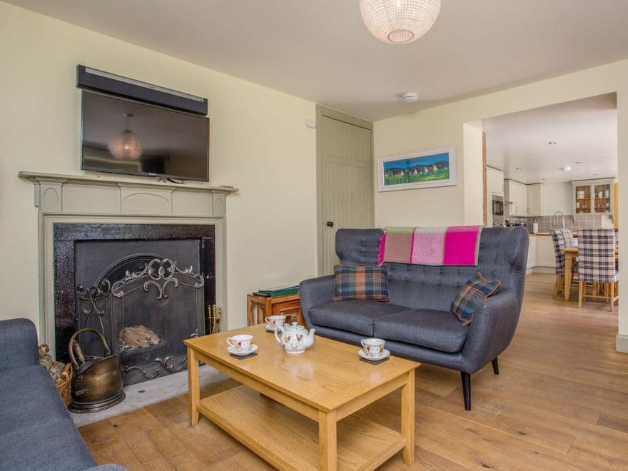 Gardener's Cottage - UKC2427