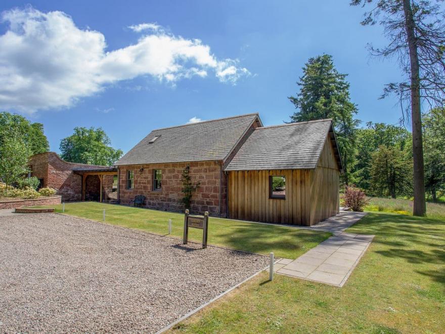 Gardener's Bothy - UKC2429