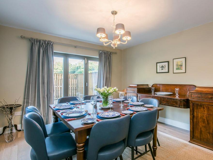 Meadowsweet Cottage-UKC2458