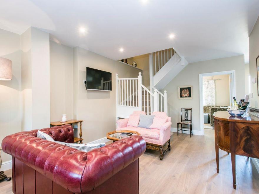 Meadowsweet Cottage-UKC2458