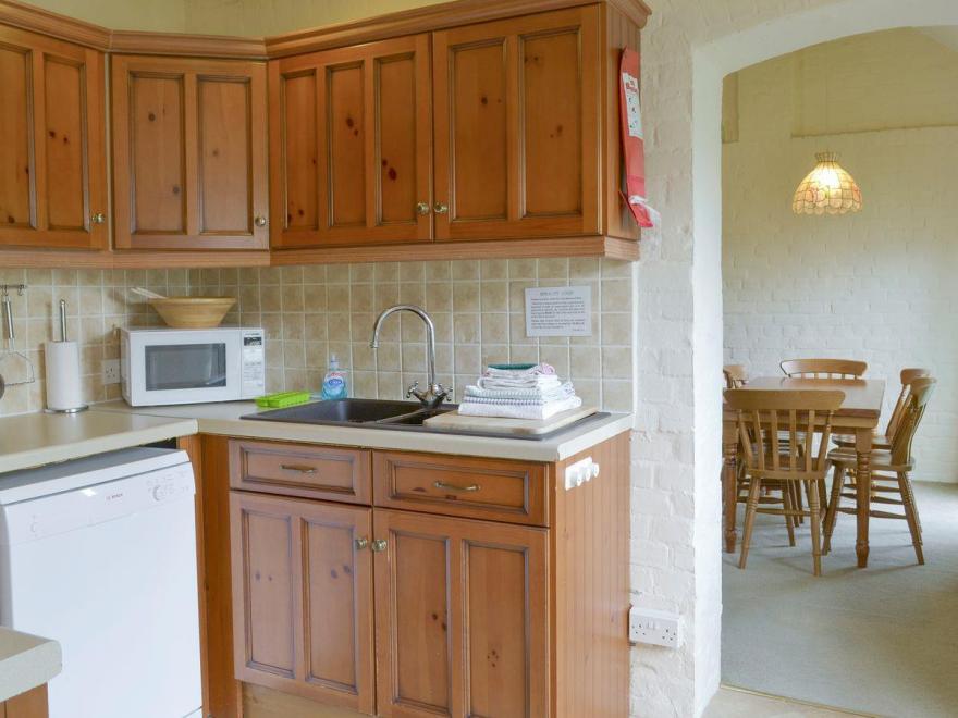 Crooklets Cottage - E1336